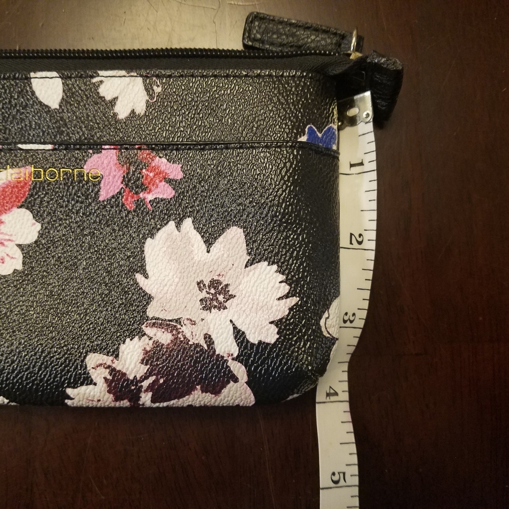 Flower pattern wristlet - Picture 7 of 7